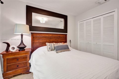 Casa en venta en Miami, Florida, 4 dormitorios, 182.74 m2 № 2029065 - foto 17