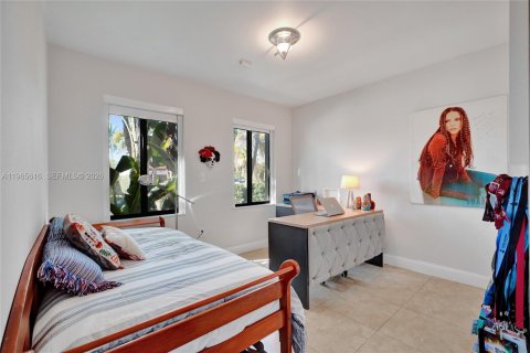 Casa en venta en Miami, Florida, 4 dormitorios, 182.74 m2 № 2029065 - foto 28
