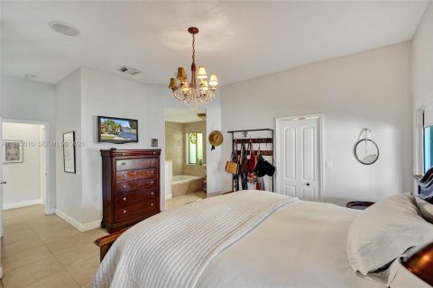 Casa en venta en Miami, Florida, 4 dormitorios, 182.74 m2 № 2029065 - foto 23