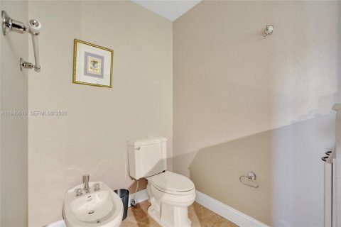 Casa en venta en Miami, Florida, 4 dormitorios, 182.74 m2 № 2029065 - foto 27