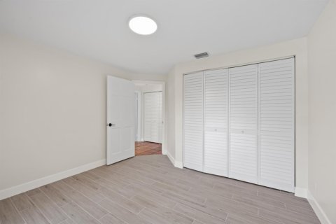 Villa ou maison à louer à Delray Beach, Floride: 3 chambres, 167.69 m2 № 2265748 - photo 22