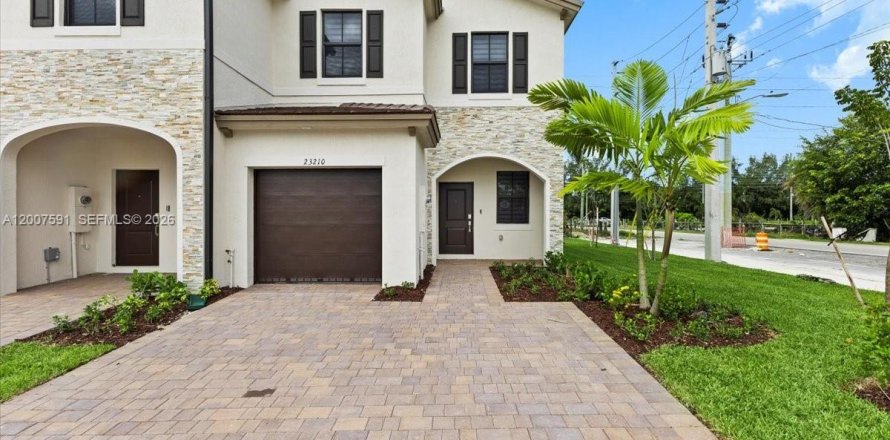 Touwnhouse à Miami, Floride 3 chambres, 133.97 m2 № 2078591