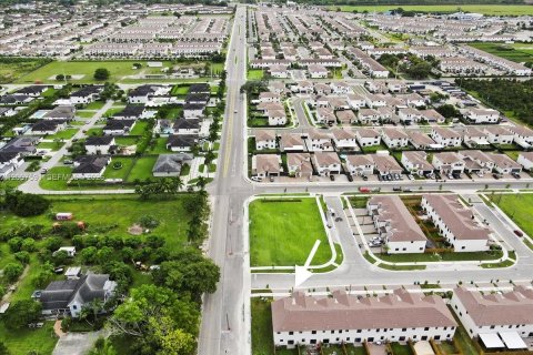 Touwnhouse à vendre à Miami, Floride: 3 chambres, 133.97 m2 № 2078591 - photo 19