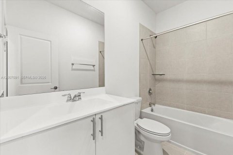 Touwnhouse à vendre à Miami, Floride: 3 chambres, 133.97 m2 № 2078591 - photo 29