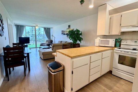 Condo in St. Lucie, Florida, 1 bedroom  № 2172780 - photo 2