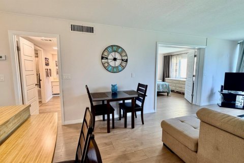 Condo in St. Lucie, Florida, 1 bedroom  № 2172780 - photo 13