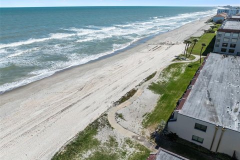Townhouse in Satellite Beach, Florida 2 bedrooms, 156.91 sq.m. № 1522933 - photo 20