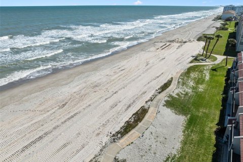Townhouse in Satellite Beach, Florida 2 bedrooms, 156.91 sq.m. № 1522933 - photo 21