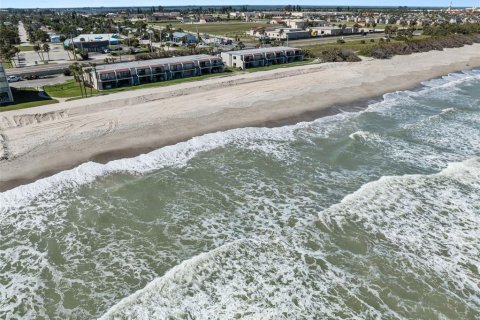 Townhouse in Satellite Beach, Florida 2 bedrooms, 156.91 sq.m. № 1522933 - photo 14