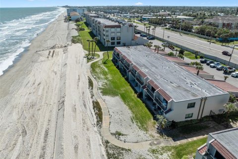 Townhouse in Satellite Beach, Florida 2 bedrooms, 156.91 sq.m. № 1522933 - photo 19