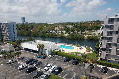 Condo à Aventura, Floride, 2 chambres  № 2192809