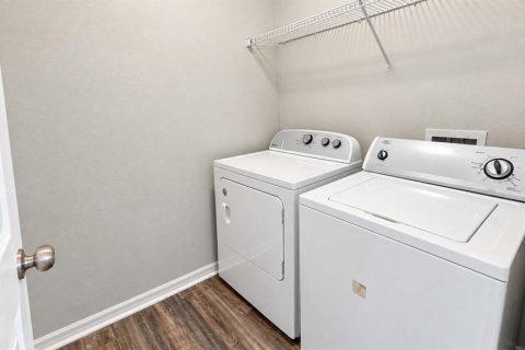 Adosado en venta en Kissimmee, Florida, 3 dormitorios, 164.34 m2 № 2408214 - foto 8