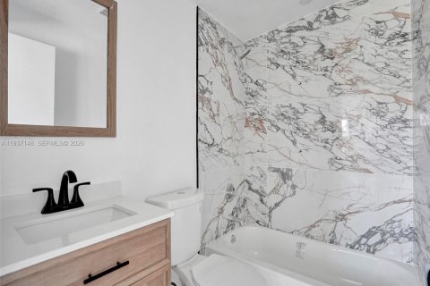 House in Miramar, Florida 4 bedrooms, 131.46 sq.m. № 1995017 - photo 18