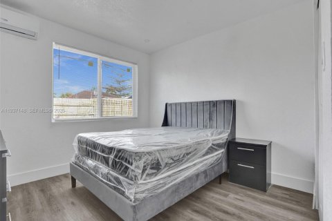 House in Miramar, Florida 4 bedrooms, 131.46 sq.m. № 1995017 - photo 16