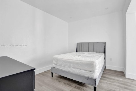 House in Miramar, Florida 4 bedrooms, 131.46 sq.m. № 1995017 - photo 14