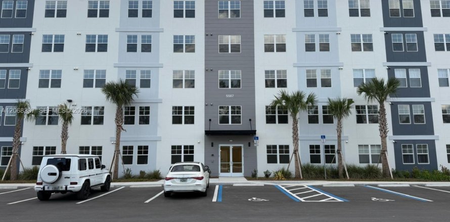 Condo in Orlando, Florida, 2 bedrooms  № 2339862