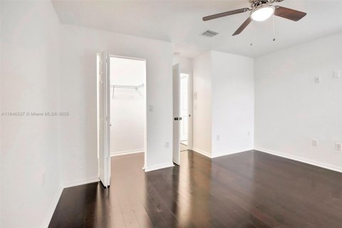 Villa ou maison à louer à Miramar, Floride: 5 chambres, 313.17 m2 № 1845644 - photo 30