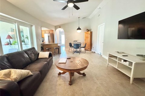 House in Port Charlotte, Florida 3 bedrooms, 151.8 sq.m. № 1916633 - photo 10