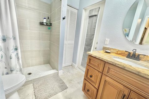 House in Port Charlotte, Florida 3 bedrooms, 151.8 sq.m. № 1916633 - photo 16