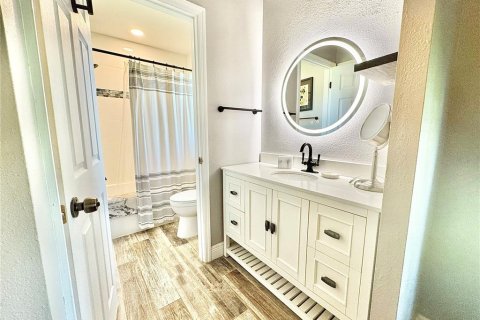 House in Port Charlotte, Florida 3 bedrooms, 151.8 sq.m. № 1916633 - photo 12