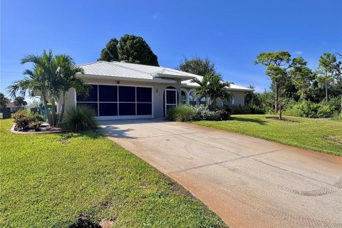 House in Port Charlotte, Florida 3 bedrooms, 151.8 sq.m. № 1916633 - photo 23