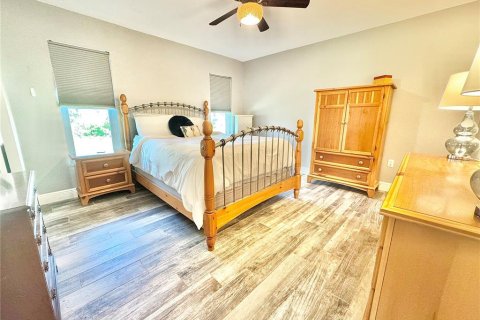 House in Port Charlotte, Florida 3 bedrooms, 151.8 sq.m. № 1916633 - photo 11