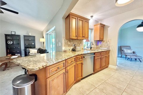 House in Port Charlotte, Florida 3 bedrooms, 151.8 sq.m. № 1916633 - photo 8