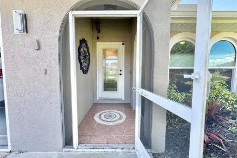 House in Port Charlotte, Florida 3 bedrooms, 151.8 sq.m. № 1916633 - photo 3