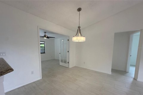 Casa en alquiler en New Port Richey, Florida, 3 dormitorios, 130.62 m2 № 1904100 - foto 13