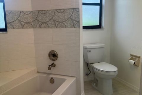 Casa en alquiler en New Port Richey, Florida, 3 dormitorios, 130.62 m2 № 1904100 - foto 11