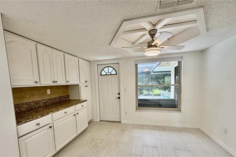 Casa en alquiler en New Port Richey, Florida, 3 dormitorios, 130.62 m2 № 1904100 - foto 4