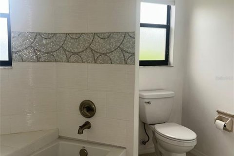 Casa en alquiler en New Port Richey, Florida, 3 dormitorios, 130.62 m2 № 1904100 - foto 9