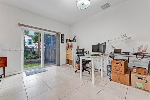 Townhouse in West Palm Beach, Florida 3 bedrooms, 153.75 sq.m. № 1695590 - photo 30