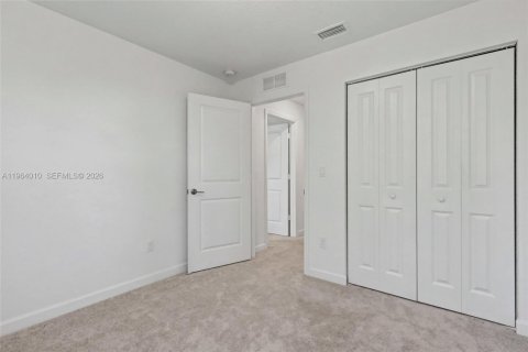 Townhouse in Lake Worth, Florida 4 bedrooms, 171.96 sq.m. № 2026576 - photo 26