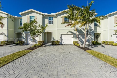 Townhouse in Lake Worth, Florida 4 bedrooms, 171.96 sq.m. № 2026576