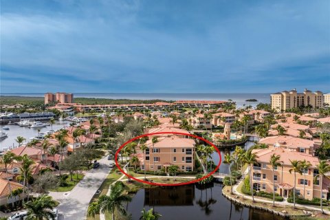 Condo in Punta Gorda, Florida, 3 bedrooms  № 1531764 - photo 2