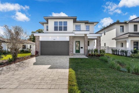 House in Winter Park, Florida 4 bedrooms, 277.22 sq.m. № 2099470