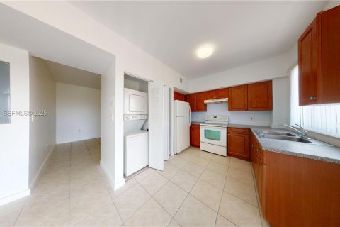 Copropriété à louer à Miami, Floride: 1 chambre, 67.17 m2 № 1986762 - photo 2