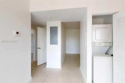 Copropriété à louer à Miami, Floride: 1 chambre, 67.17 m2 № 1986762 - photo 8