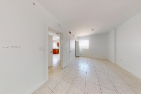 Copropriété à louer à Miami, Floride: 1 chambre, 67.17 m2 № 1986762 - photo 12