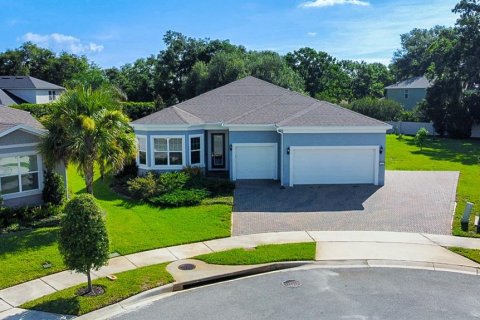 House in Lake Mary, Florida 4 bedrooms, 222.69 sq.m. № 2312893