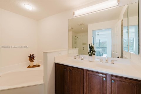 Copropriété à vendre à Miami, Floride: 2 chambres, 106.09 m2 № 1964391 - photo 9