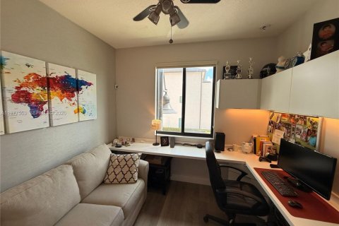 Adosado en alquiler en Doral, Florida, 4 dormitorios, 200.95 m2 № 2042499 - foto 14