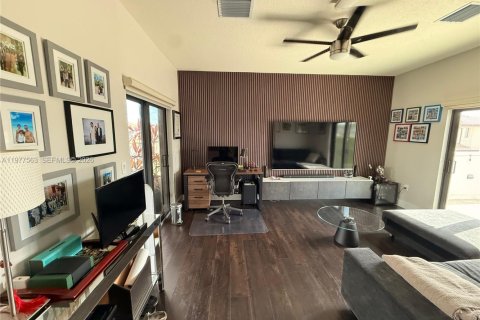 Adosado en alquiler en Doral, Florida, 4 dormitorios, 200.95 m2 № 2042499 - foto 11