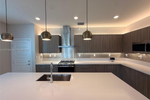 Adosado en alquiler en Doral, Florida, 4 dormitorios, 200.95 m2 № 2042499 - foto 4