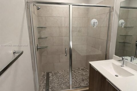 Adosado en alquiler en Doral, Florida, 4 dormitorios, 200.95 m2 № 2042499 - foto 9