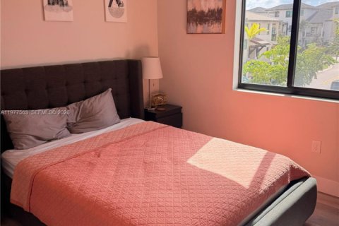 Adosado en alquiler en Doral, Florida, 4 dormitorios, 200.95 m2 № 2042499 - foto 15