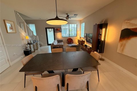 Adosado en alquiler en Doral, Florida, 4 dormitorios, 200.95 m2 № 2042499 - foto 13