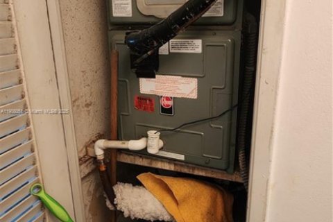 Condominio en venta en Miami, Florida, 1 dormitorio, 84.45 m2 № 1964451 - foto 9