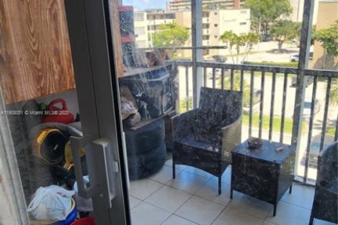 Condominio en venta en Miami, Florida, 1 dormitorio, 84.45 m2 № 1964451 - foto 11